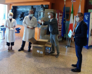 consegna delle mascherini all'Ospedale Misericordia di Grosseto