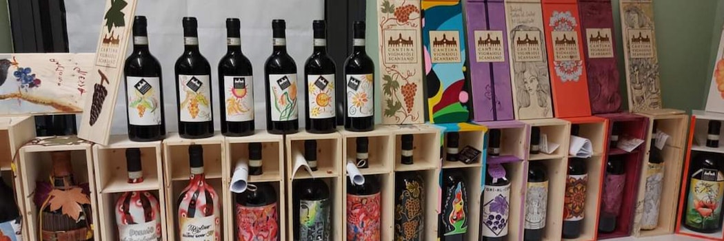 bottiglie di Morellino con etichette artistiche